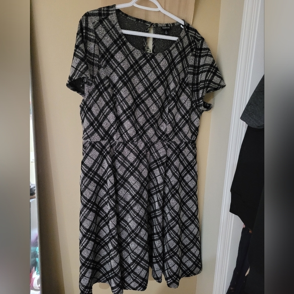 torrid Dresses & Skirts - Torrid plaid dress w pockets size 2
